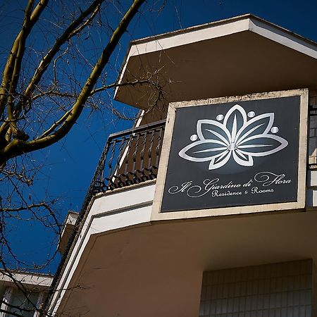 Il Giardino Di Flora Con Piscina Hotell Lecce Eksteriør bilde