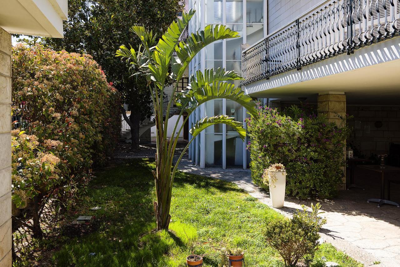 Il Giardino Di Flora Con Piscina Hotell Lecce Eksteriør bilde