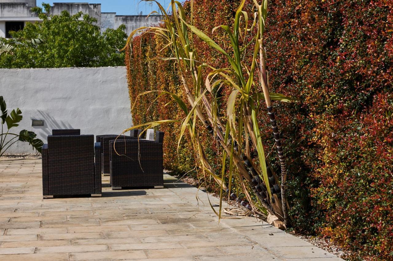 Il Giardino Di Flora Con Piscina Hotell Lecce Eksteriør bilde