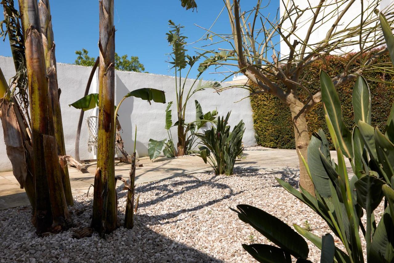 Il Giardino Di Flora Con Piscina Hotell Lecce Eksteriør bilde