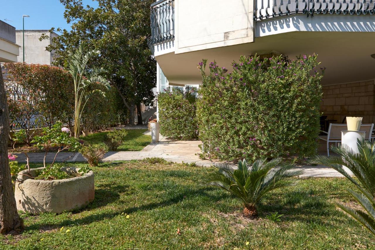 Il Giardino Di Flora Con Piscina Hotell Lecce Eksteriør bilde