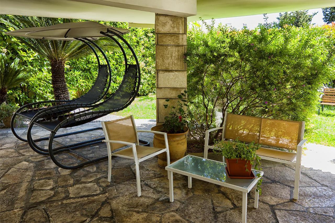 Il Giardino Di Flora Con Piscina Hotell Lecce Eksteriør bilde