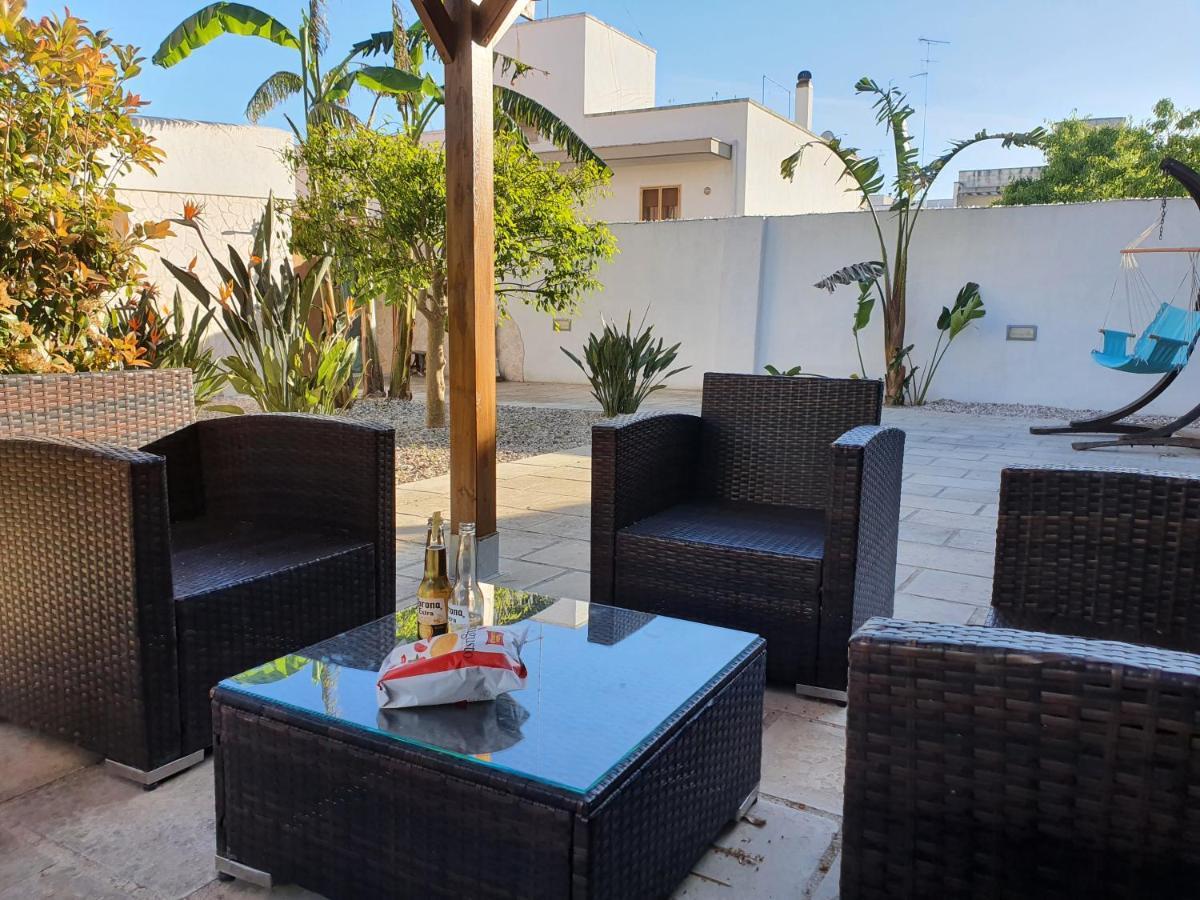 Il Giardino Di Flora Con Piscina Hotell Lecce Eksteriør bilde
