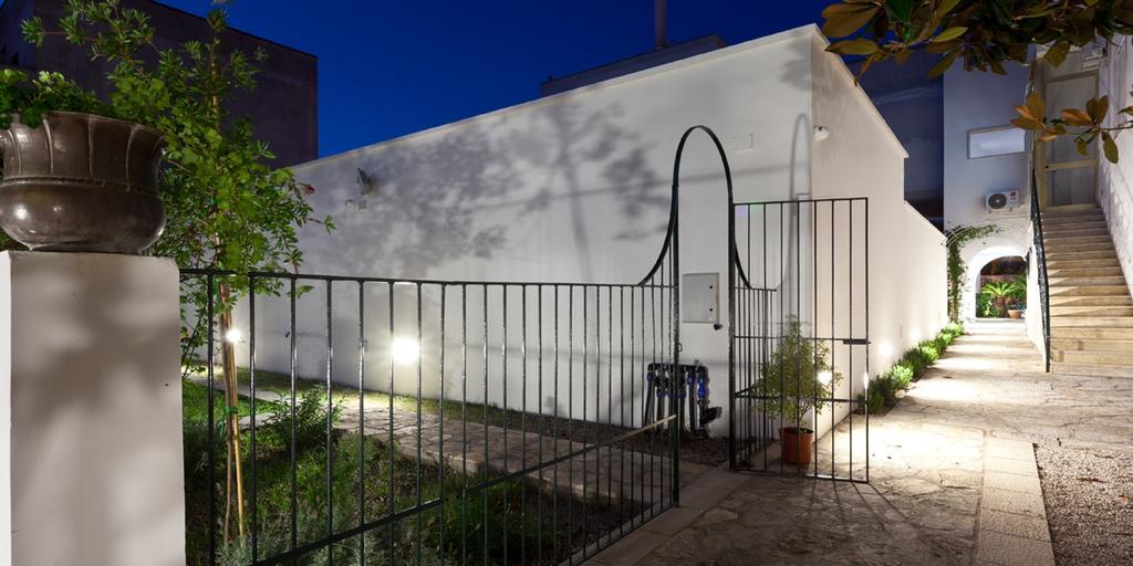 Il Giardino Di Flora Con Piscina Hotell Lecce Eksteriør bilde