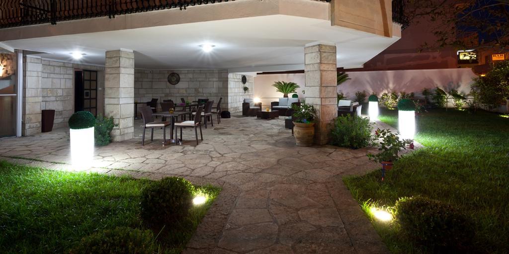 Il Giardino Di Flora Con Piscina Hotell Lecce Eksteriør bilde
